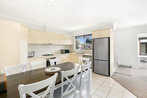 Easy Living Rosebud - Melbourne Tourism 1