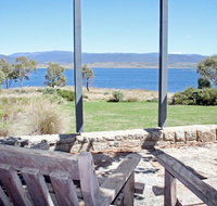 Edzell - Stunning Waterfront Home - Melbourne Tourism
