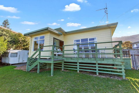 EIGHTY STEPS - Walk To The Ocean Edge - Melbourne Tourism 2