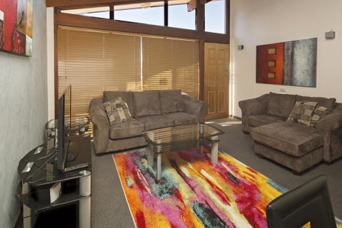 Eliza Lee 3 - Comfortable For The Budget Savvy - Melbourne Tourism 2