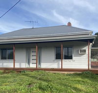 Ellalong Lagoon Home with a view - Melbourne Tourism