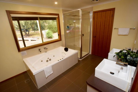 Ellimata Holiday Cottage - Melbourne Tourism 1