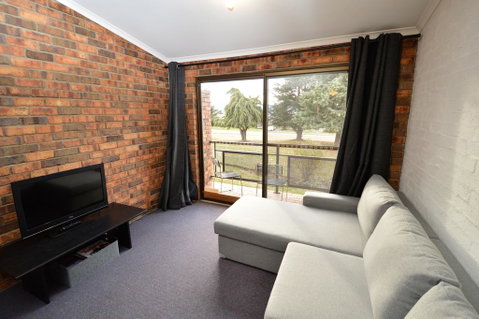 Ellswood 11 - Melbourne Tourism 1