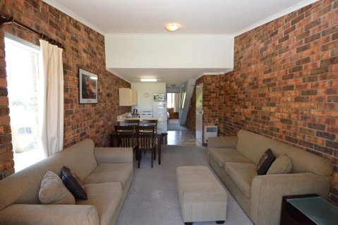 Ellswood 5 - Melbourne Tourism 2
