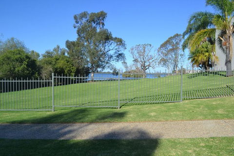 ELSINOR Townhouse 4 Mulwala - Melbourne Tourism 1