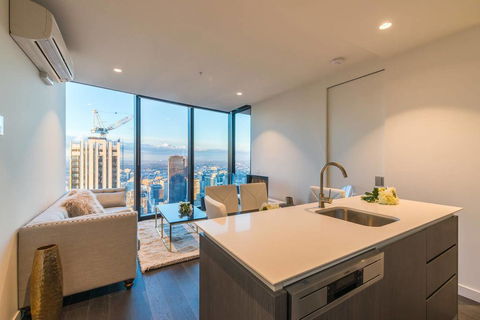 EQ Tower Luxury 2 Bedroom Skyline CBD Apartment - Melbourne Tourism 0