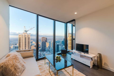 EQ Tower Luxury 2 Bedroom Skyline CBD Apartment - Melbourne Tourism 2
