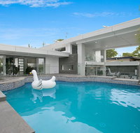 Essence of Broadbeach - Melbourne Tourism