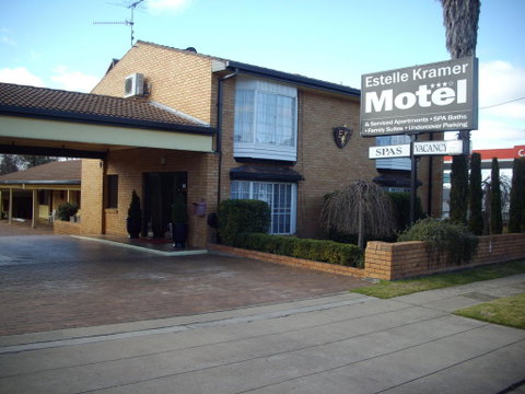 Estelle Kramer Motel - Melbourne Tourism 0