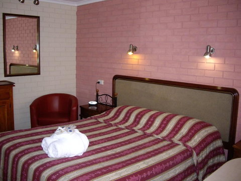 Estelle Kramer Motel - Melbourne Tourism 3