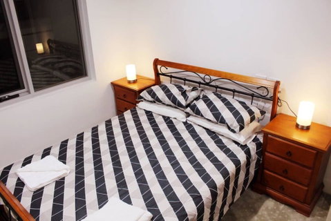 Executively Styled 2 Bed, 2 Bath, Perfect Location - Melbourne Tourism 2
