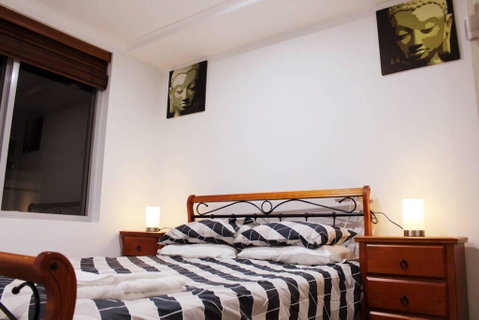Executively Styled 2 Bed, 2 Bath, Perfect Location - Melbourne Tourism 3