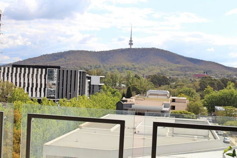 Executively Styled 2 Bed, 2 Bath, Perfect Location - Melbourne Tourism 1