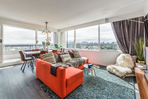 Exquisite 2 Bed Apartment With Beach & City Views - Melbourne Tourism 0