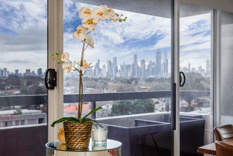 Exquisite 2 Bed Apartment With Beach & City Views - Melbourne Tourism 2