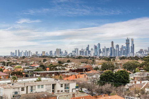 Exquisite 2 Bed Apartment With Beach & City Views - Melbourne Tourism 3