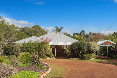 Family Friendly Holiday Haven - Melbourne Tourism 1