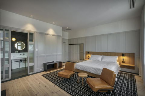 Farmers Home Hotel - Melbourne Tourism 2