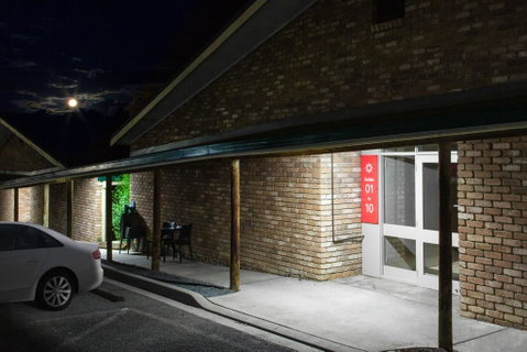 Farnham Court Motel And Restaurant - Melbourne Tourism 2
