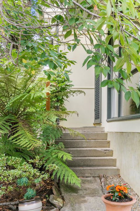 Fern Cottage - Melbourne Tourism 3
