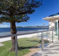 Filoli' 91 Foreshore Drive - huge waterfront home - Melbourne Tourism