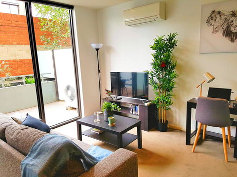 FITZROY FANTASTIC 1BR APT With FREE WINE, NETFLIX, WIFI, Close To TRAMS, COLES - Melbourne Tourism 0