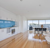Four Kings Apartment - Deluxe 2br 3 - Melbourne Tourism