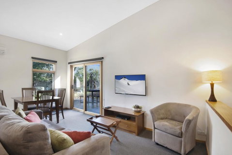 Four Mile Hut - Melbourne Tourism 1