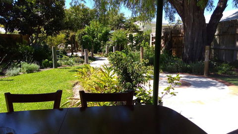 Friends Holiday House - Melbourne Tourism 1