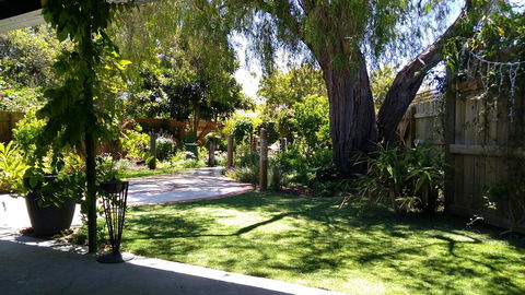 Friends Holiday House - Melbourne Tourism 0