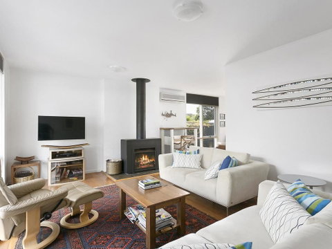 Front Beach Shack - Renovated House In A Quiet Location - Melbourne Tourism 1