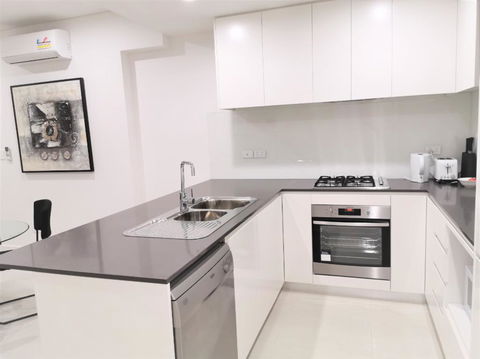 G04 Courtyard Apartment - Melbourne Tourism 0