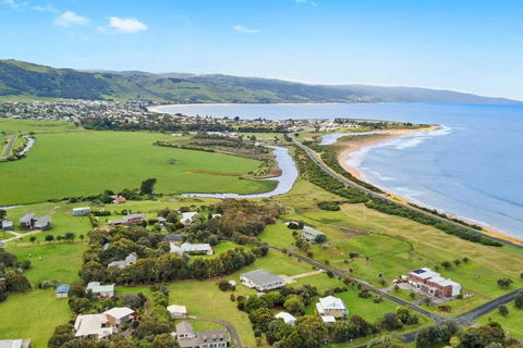 GALBRAITH BEACH STUDIO 3 - Melbourne Tourism 2