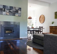 Gallery House Dwellingup - Melbourne Tourism