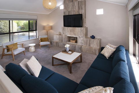 GIFFORD HOUSE - Melbourne Tourism 2