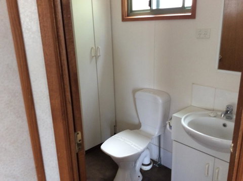 Golden Country Motel And Caravan Park - Melbourne Tourism 2