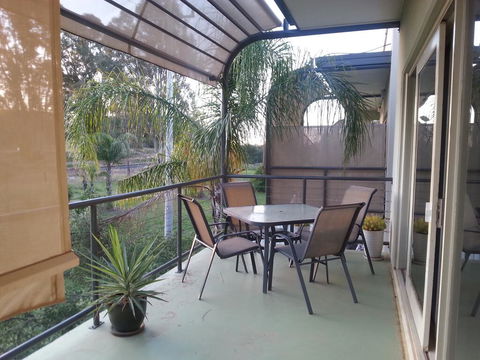 Golf View Apartment 7 - Melbourne Tourism 0