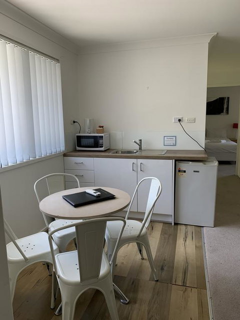 Golf View Motel - Melbourne Tourism 3