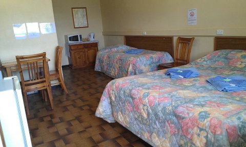 Goolgowi Highway Motel - Melbourne Tourism 1