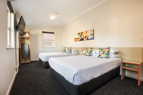 Granville Hotel - Melbourne Tourism 1