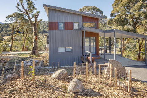 Grasmere Chalet - Melbourne Tourism 0