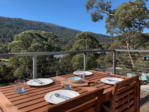 Grasmere Chalet - Melbourne Tourism 1