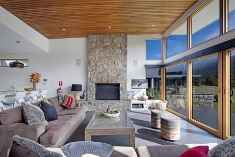 Grey Mare Chalet - Melbourne Tourism 1