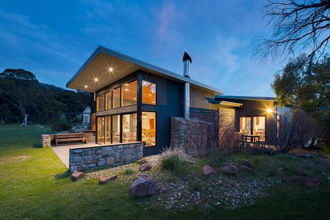 Grey Mare Chalet - Melbourne Tourism 0