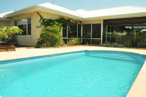 Halls Head Holiday Home - Melbourne Tourism 0