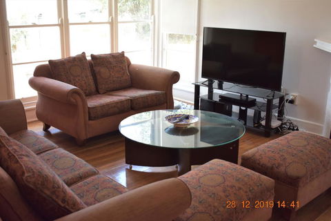 Happy Cozy House For Holidays, Beach, BBQ, Pet Friendly 35kms From CBD In Country Life Style !!! - Melbourne Tourism 2