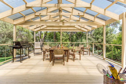 Harry's Retreat - Melbourne Tourism 2