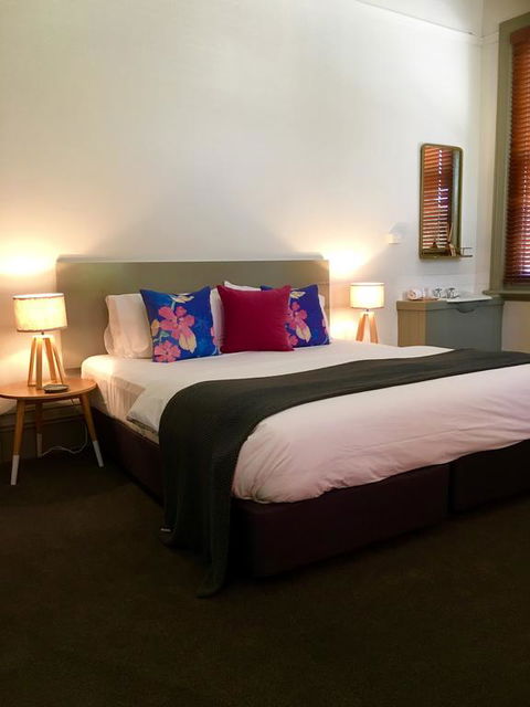 Healesville Hotel - Melbourne Tourism 3