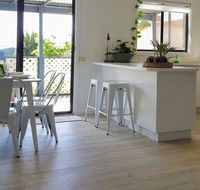 HelloSailor HolidayRental FirePit NBN AppleTV KingBed - Melbourne Tourism