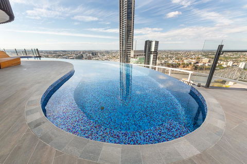 High Life Central With Pool And Car Park - Melbourne Tourism 2